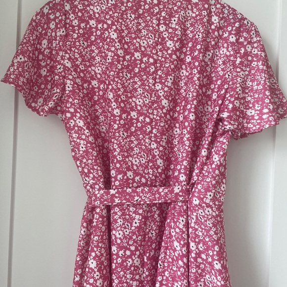 NWOT 🦋 Pink floral wrap dress | Large - Picture 8 of 16